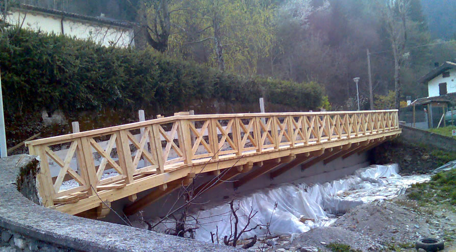 Passerella in larice